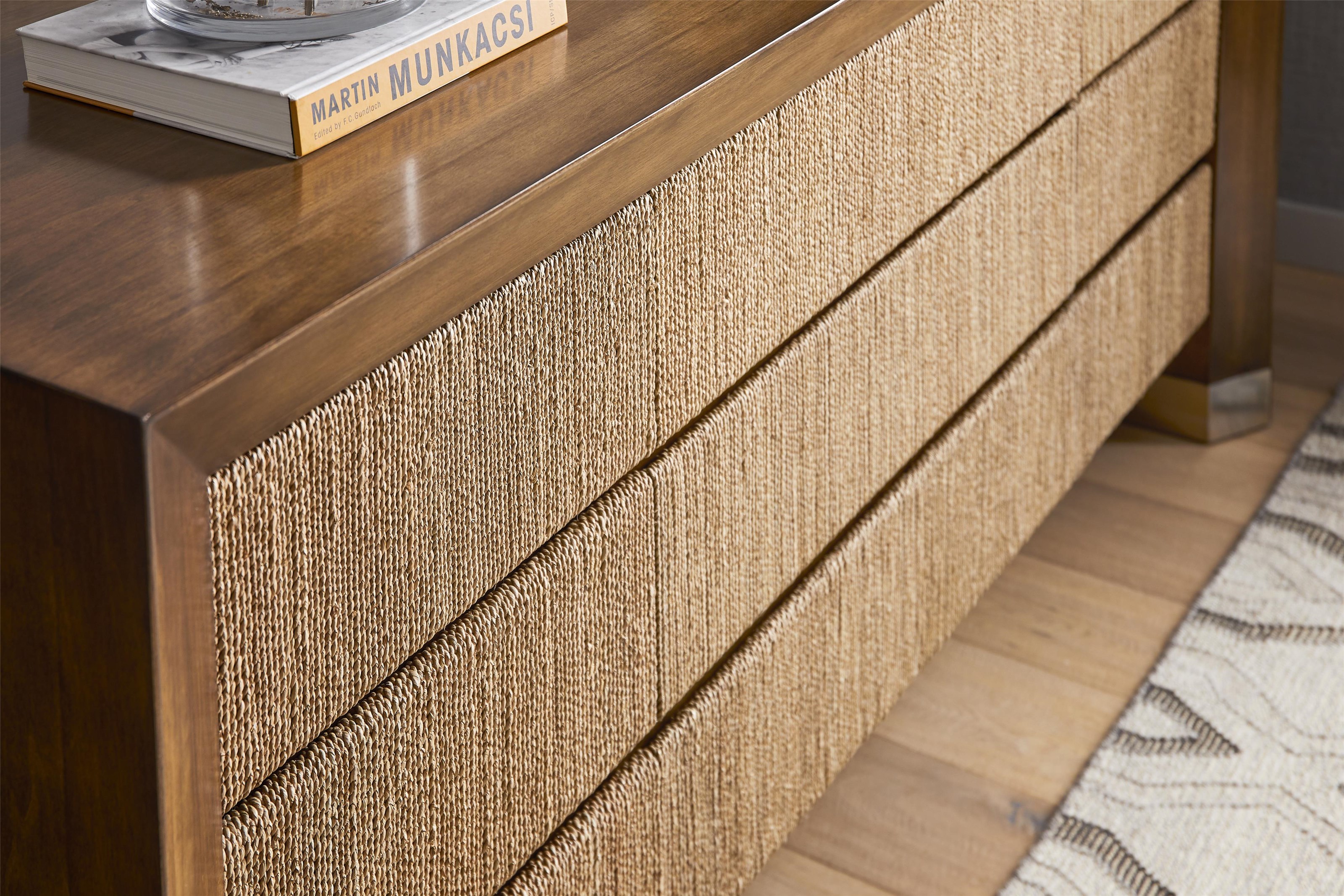 Vanguard Furniture Dune Bedroom P805DUV Dune Dresser with Lampakanay